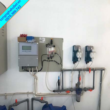 Bảng Điều Khiển Hoá Chất Bể Bơi